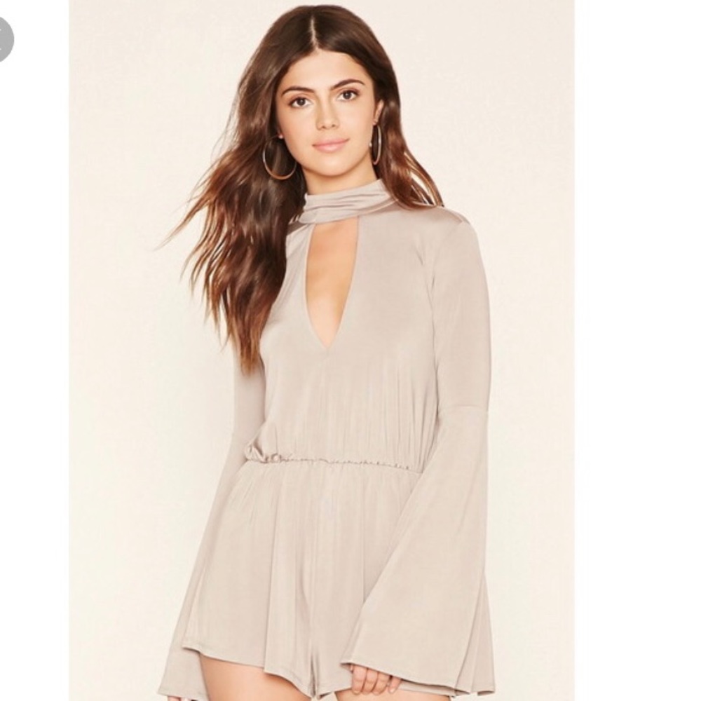 Forever 21 trumpet sleeve keyhole romper